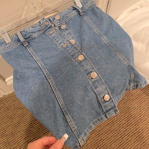 Forever 21 skirt! Brand New. Doesn’t fit me